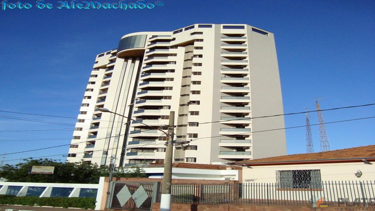 Apartamento à venda com 3 quartos, 182m² - Foto 1