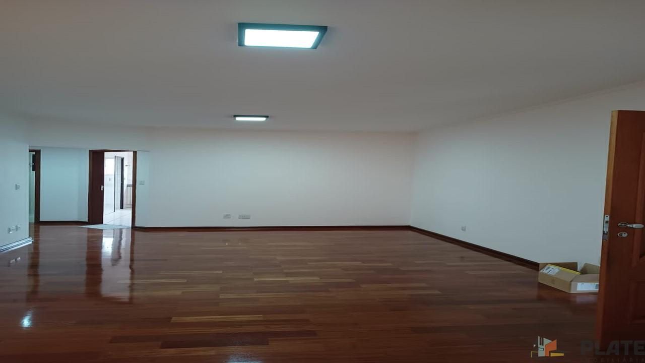 Apartamento à venda com 3 quartos, 182m² - Foto 3