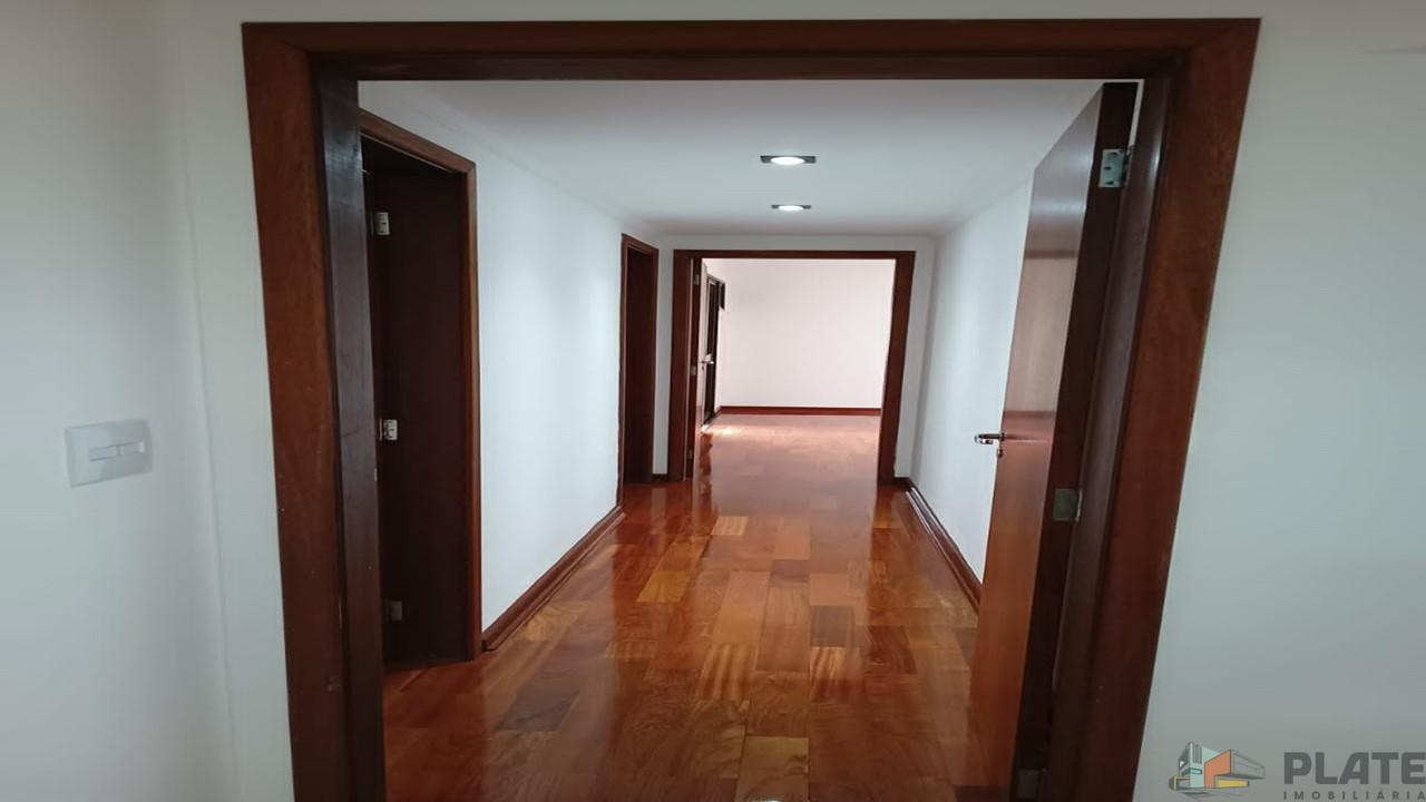 Apartamento à venda com 3 quartos, 182m² - Foto 10