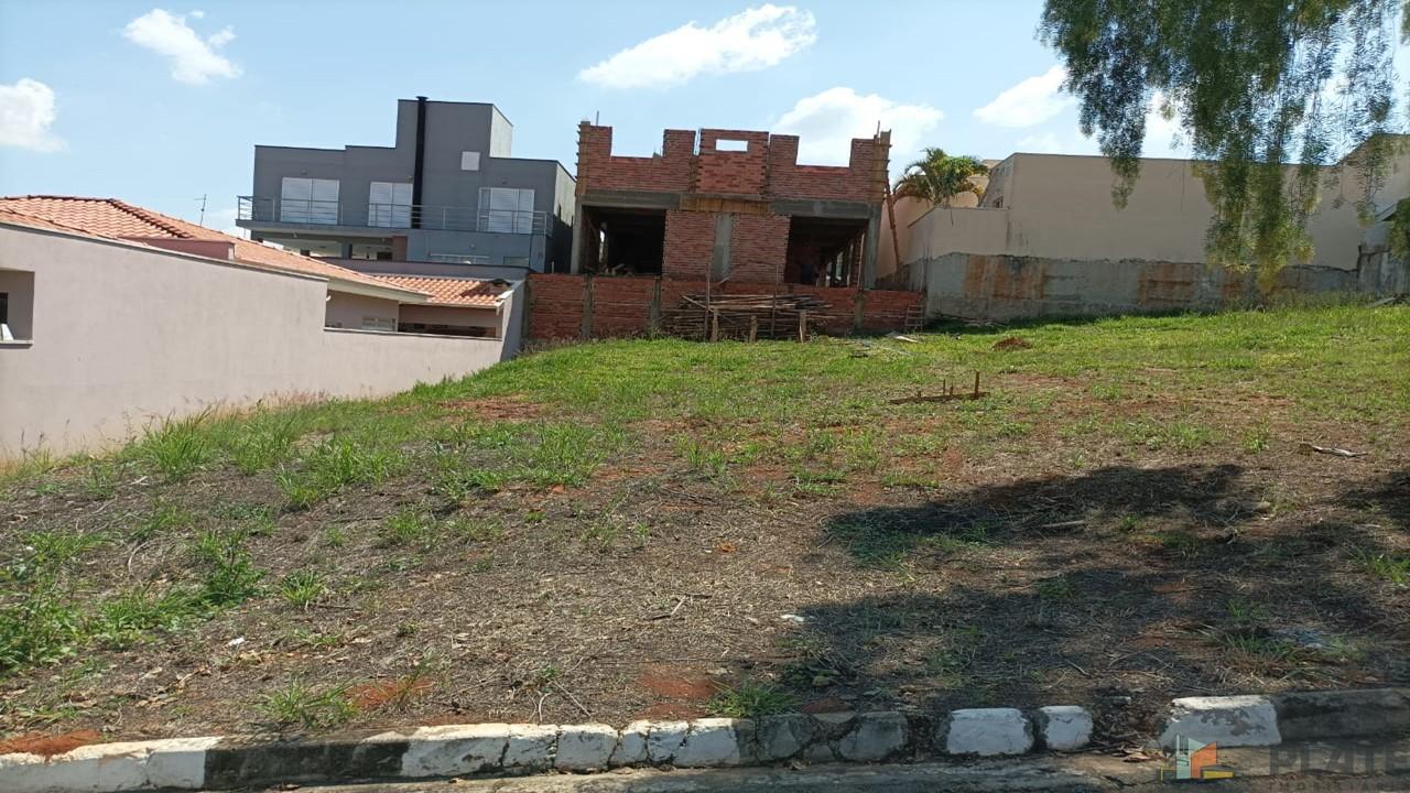 Terreno à venda, 300m² - Foto 1