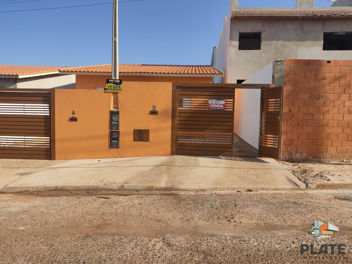 Casa à venda com 2 quartos, 125m² - Foto 2