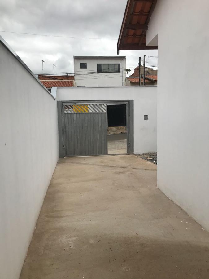 Casa à venda com 2 quartos, 131m² - Foto 2