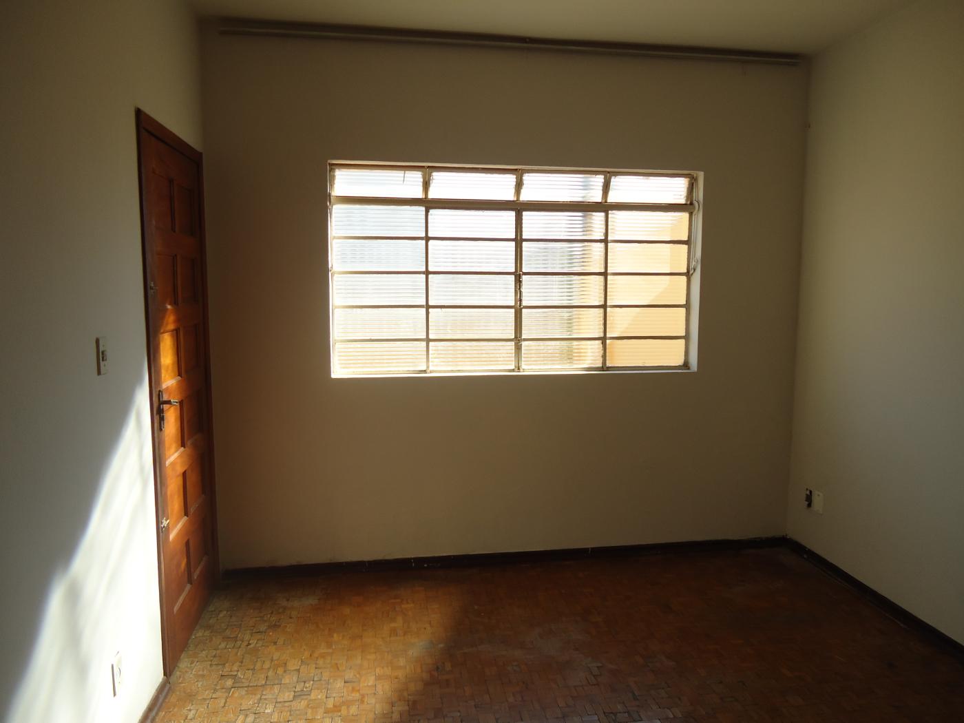 Casa à venda com 2 quartos, 300m² - Foto 7