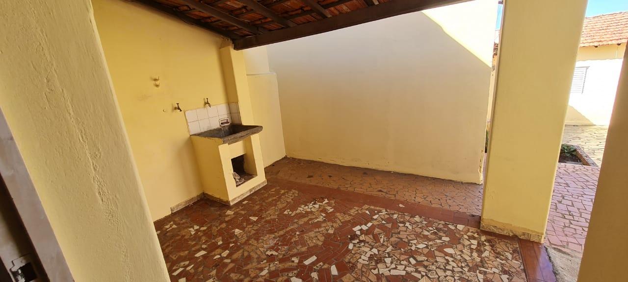 Casa à venda com 2 quartos, 300m² - Foto 17