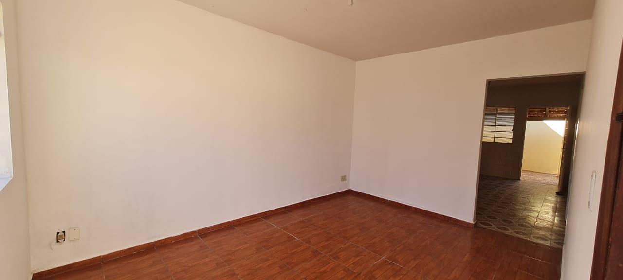 Casa à venda com 2 quartos, 300m² - Foto 5