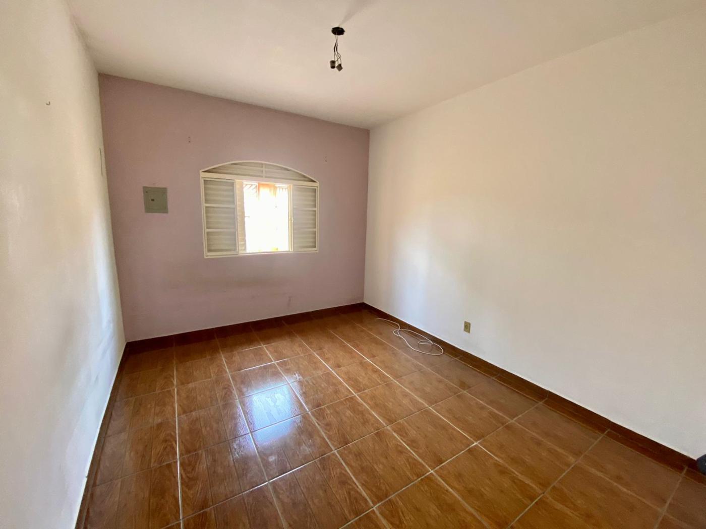 Casa à venda com 2 quartos, 210m² - Foto 6