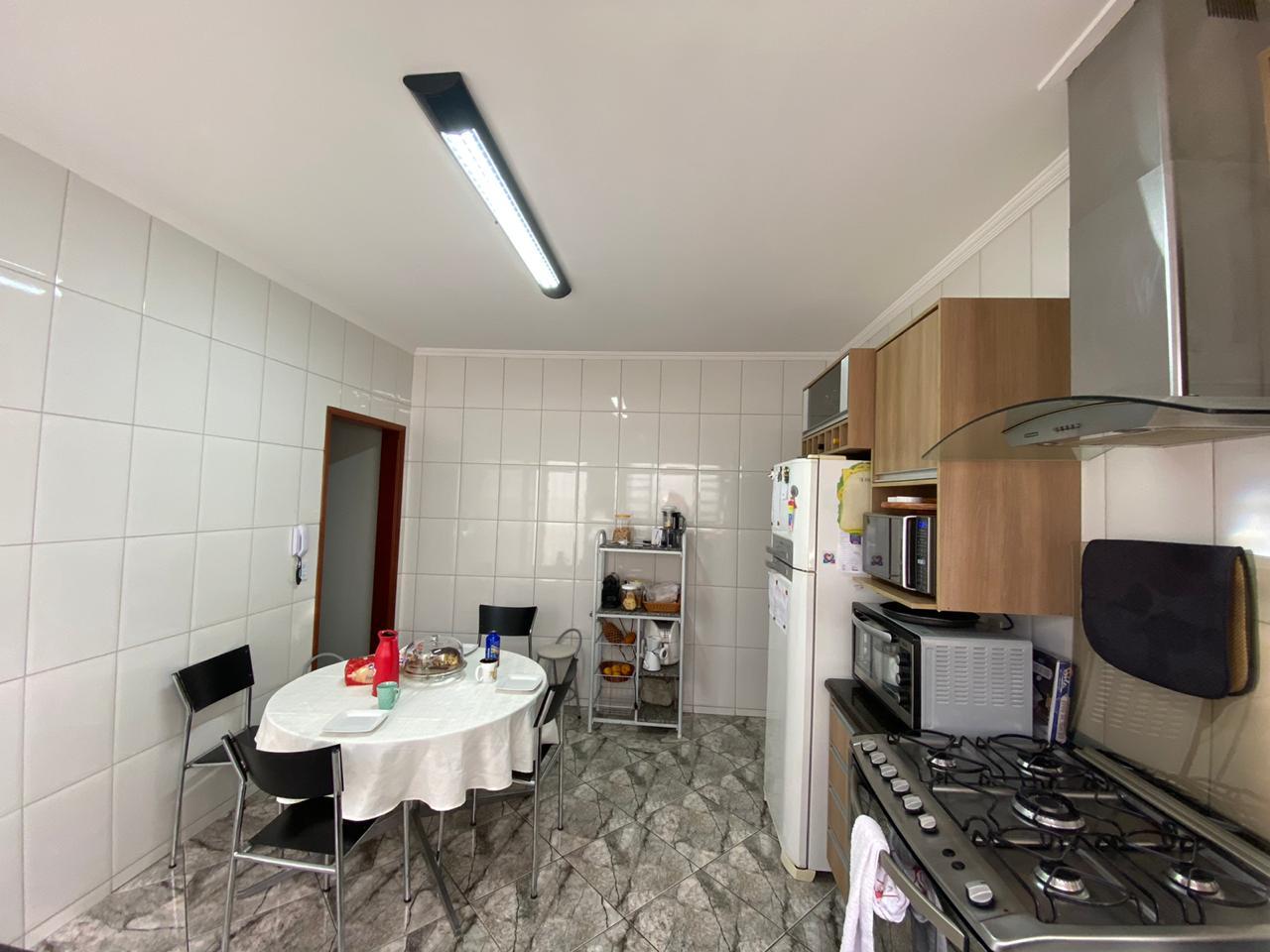 Casa à venda com 2 quartos, 198m² - Foto 4