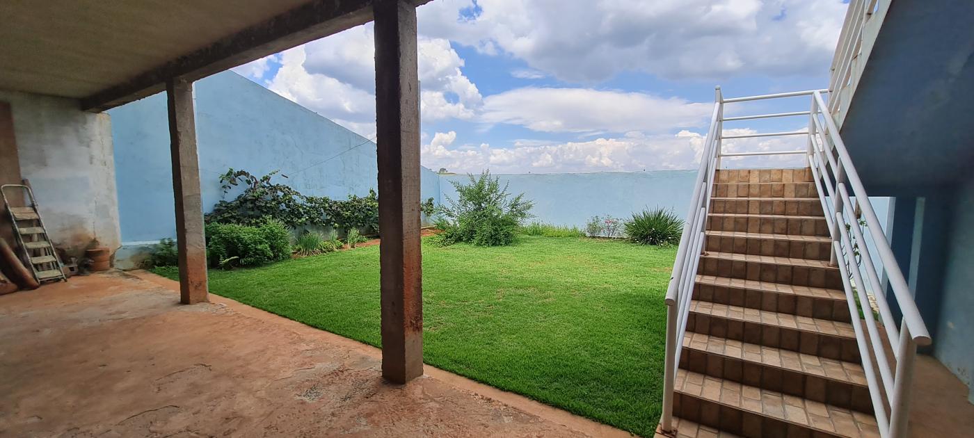 Casa à venda com 2 quartos, 360m² - Foto 5