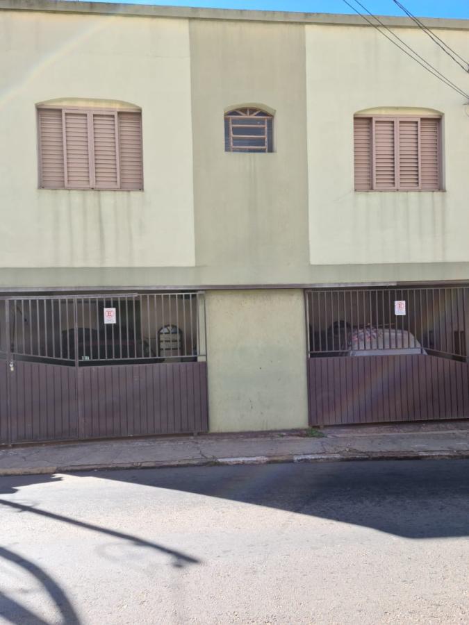 Casa à venda com 4 quartos, 460m² - Foto 1