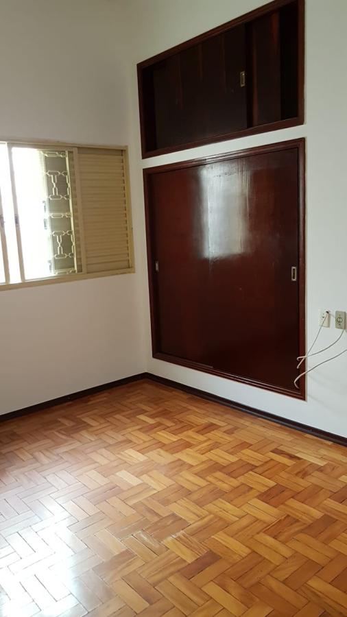 Casa à venda com 3 quartos, 296m² - Foto 10