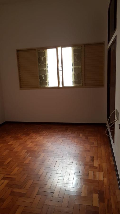 Casa à venda com 3 quartos, 296m² - Foto 11