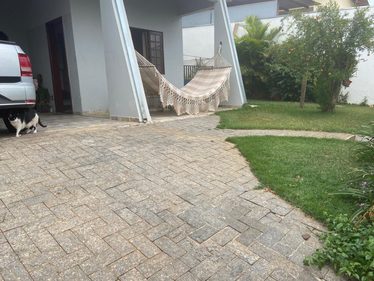 Casa à venda com 4 quartos, 300m² - Foto 2