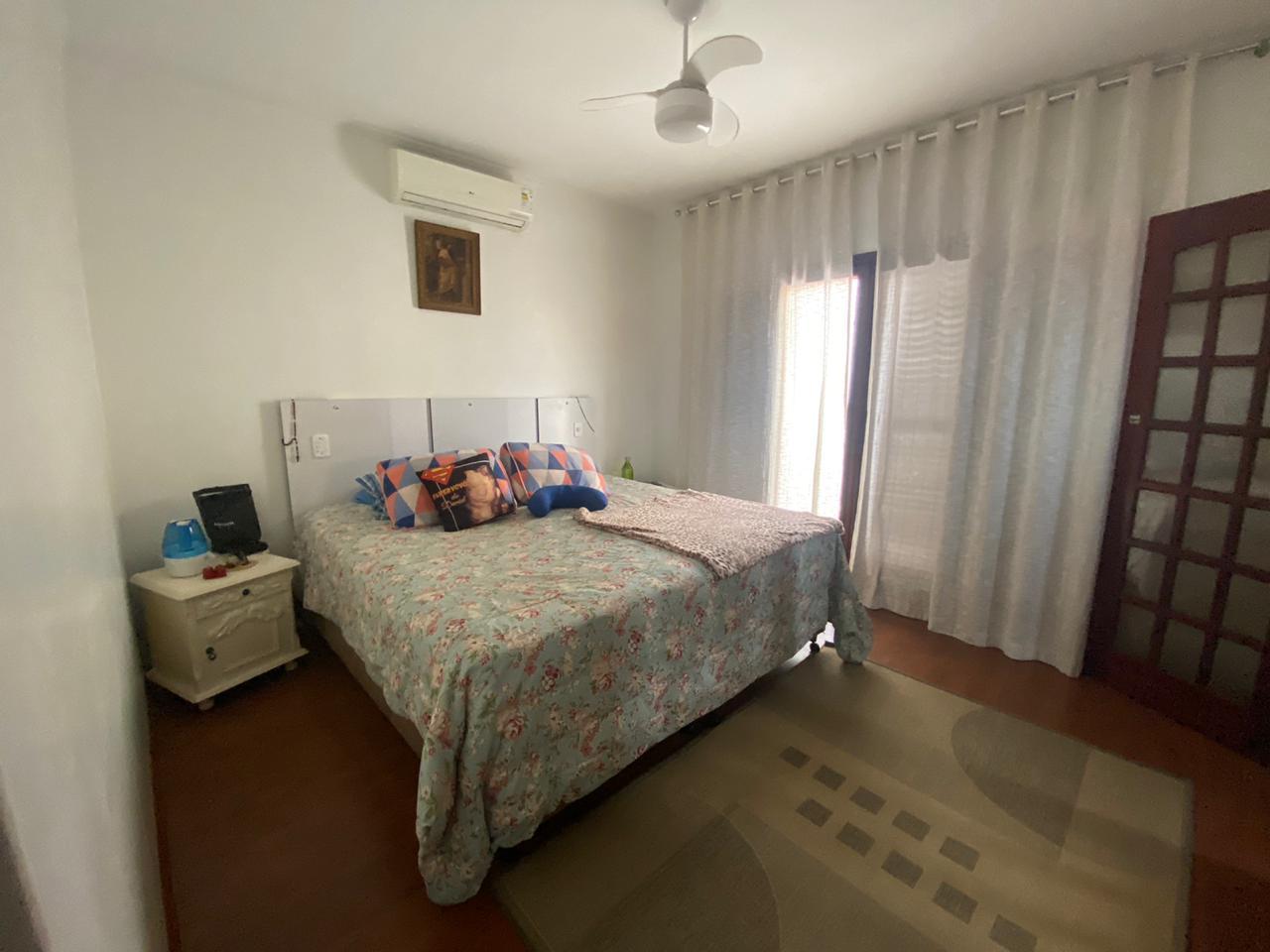 Casa à venda com 4 quartos, 300m² - Foto 14