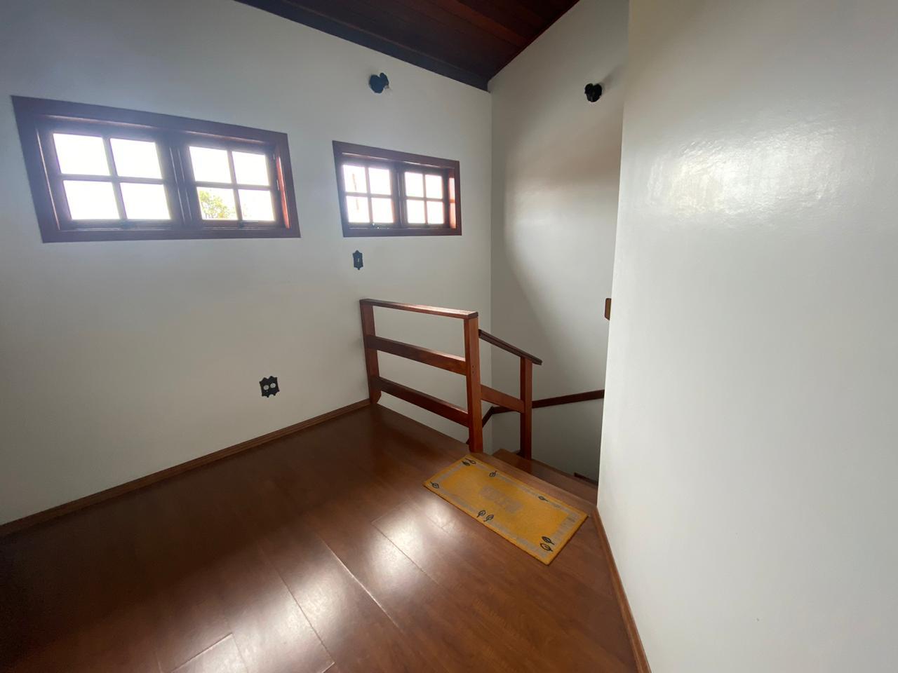 Casa à venda com 4 quartos, 300m² - Foto 24