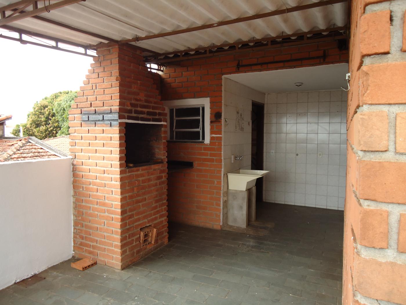 Casa à venda com 1 quarto, 8m² - Foto 2