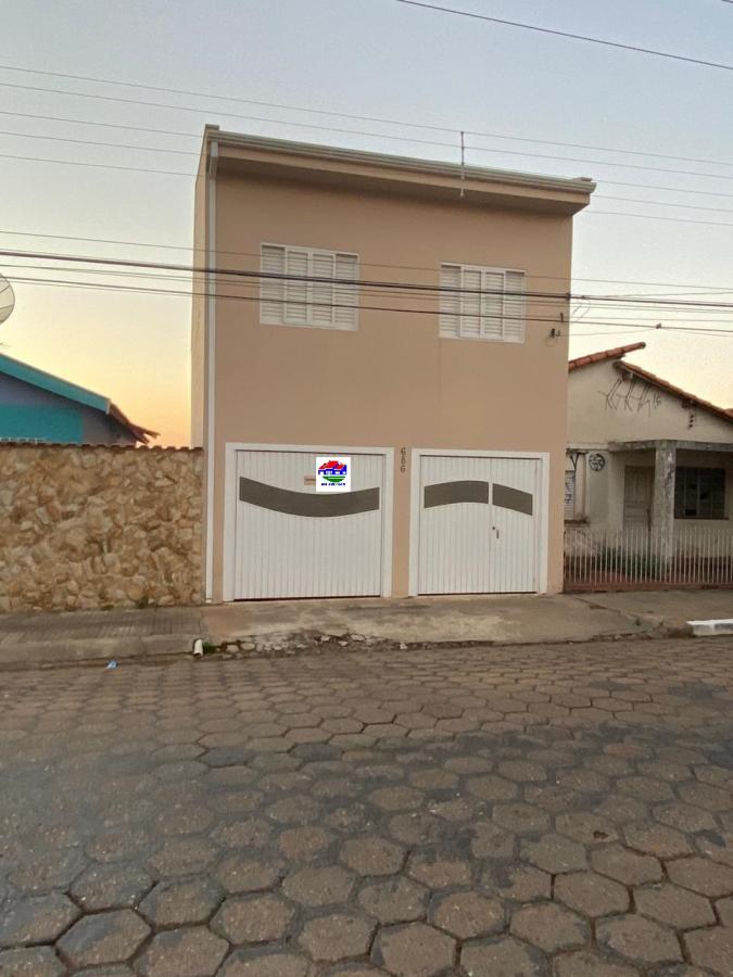 Casa à venda com 3 quartos, 635m² - Foto 1