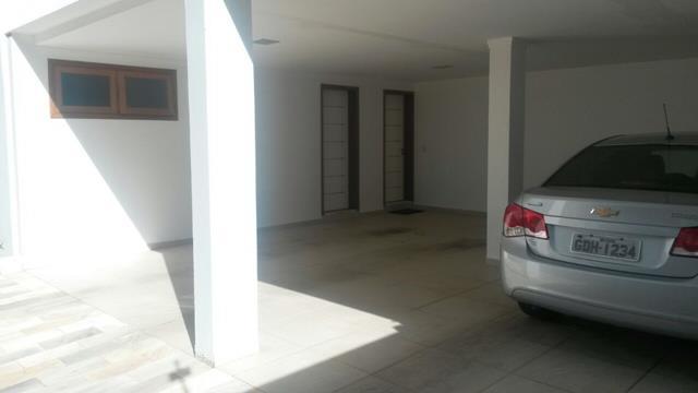 Casa à venda com 2 quartos, 300m² - Foto 2