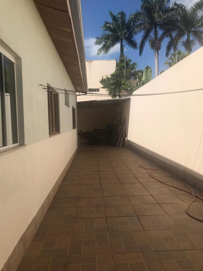 Casa à venda com 3 quartos, 1050m² - Foto 19