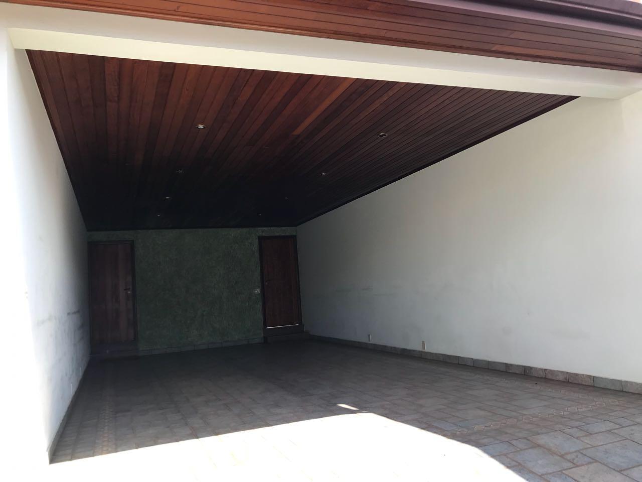 Casa à venda com 4 quartos, 300m² - Foto 4