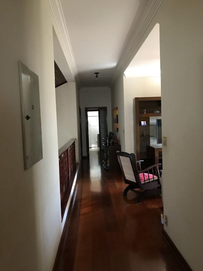 Casa à venda com 4 quartos, 300m² - Foto 31