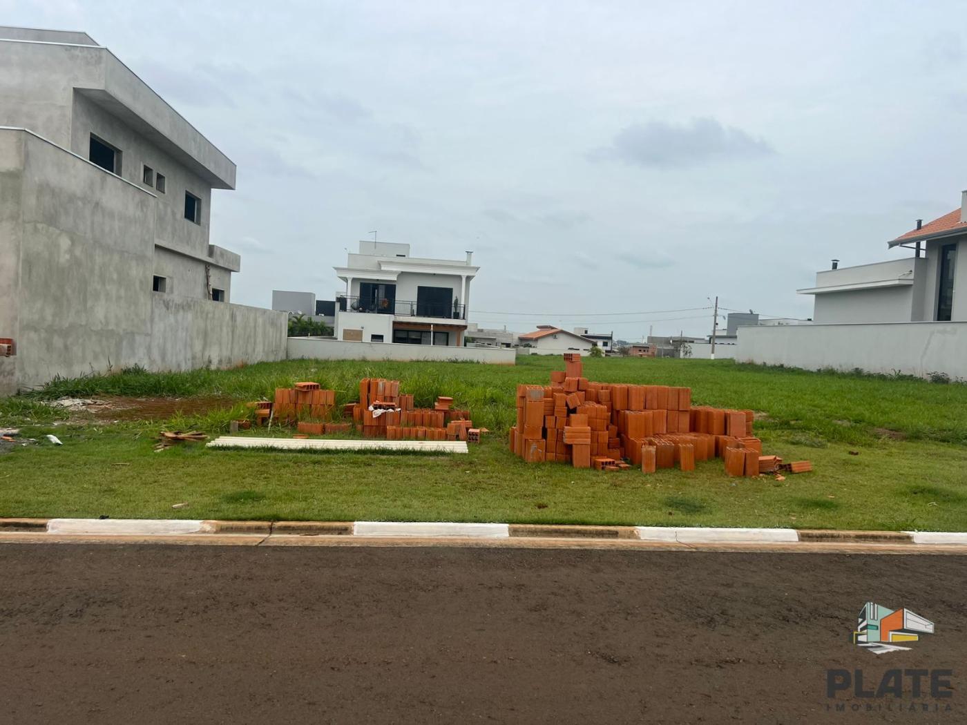 Terreno à venda, 360m² - Foto 1